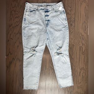 Old Navy Button Fly Jeans Size 18 Distressed Light Wash Raw Hem Mid Rise NWT